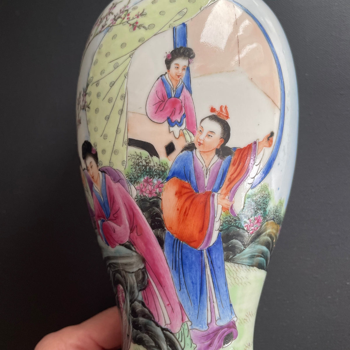 Chinese vintage famille rose vase 红楼梦,1950-1970's #1738