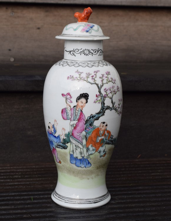 Chinese famille rose Porcelain lidded vase mid early 1900s republic period