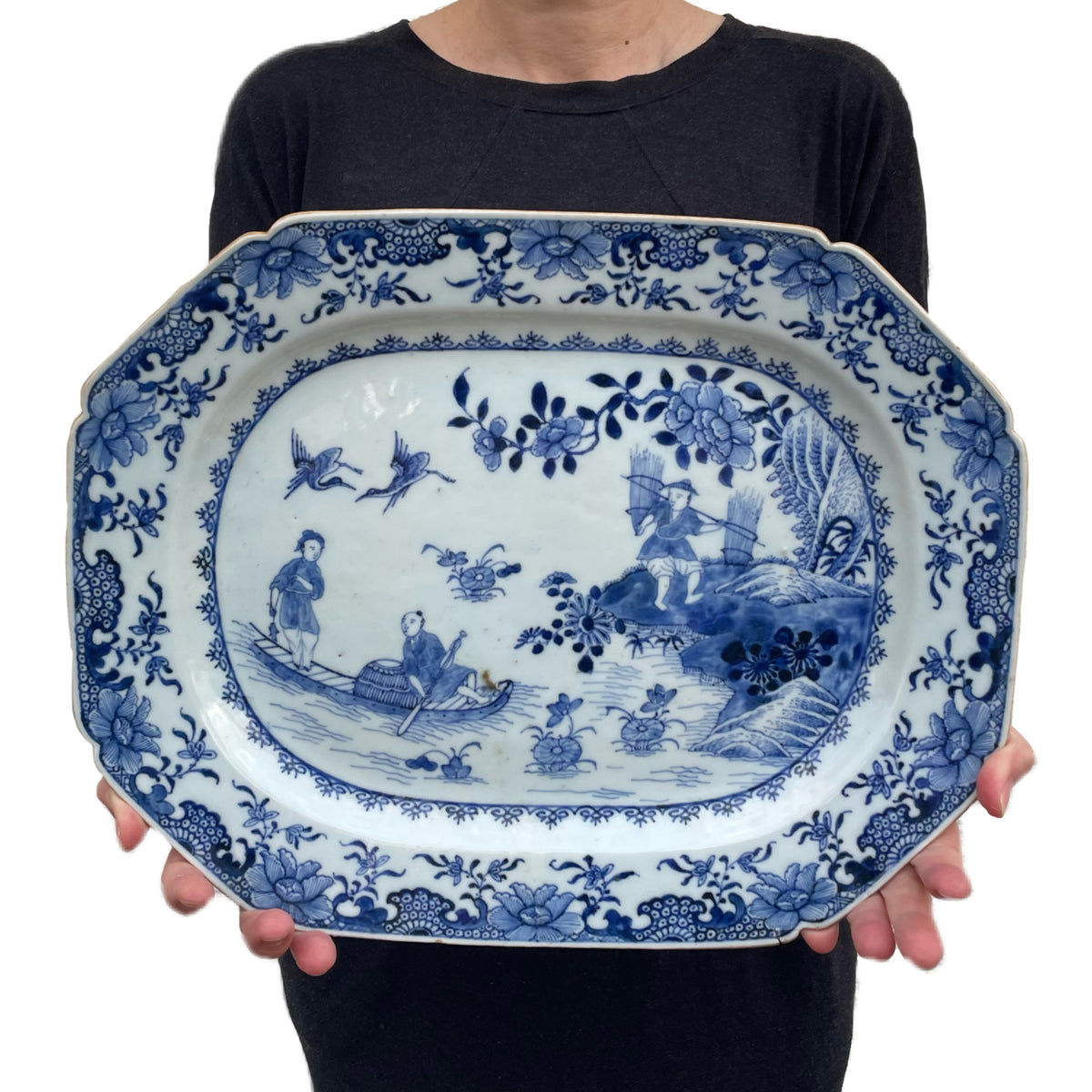 Chinese Antique blue and white porcelain platter, 18th C Qianlong period #1695