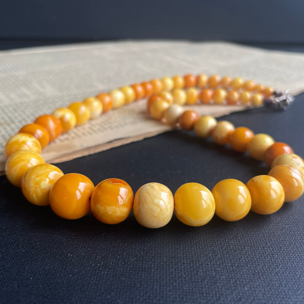 Vintage Natural Amber Necklace Baltic Amber Egg Yolk Butterscotch 42g #1853