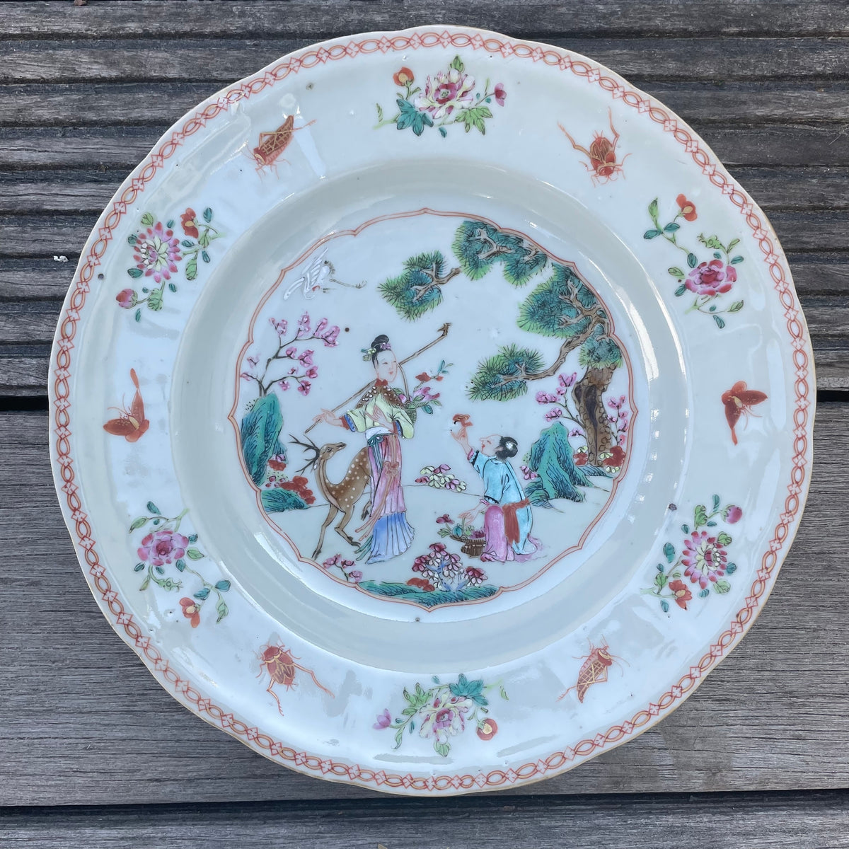 Chinese Antique Famille Rose Plate, 18th C Yongzheng / Qianlong period #1982