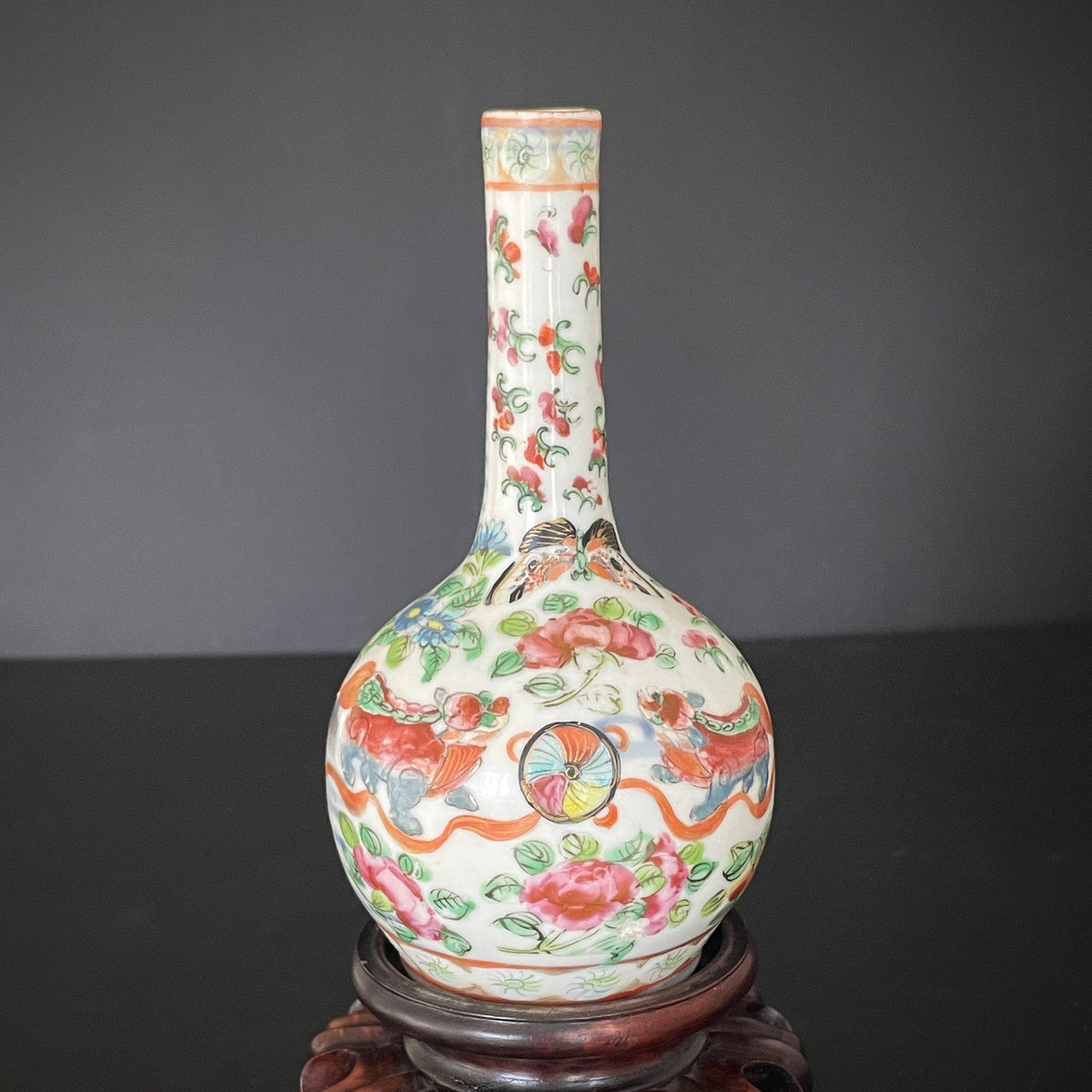 Chinese Antique bottle vase decorated with foo lions, 19th century #2271