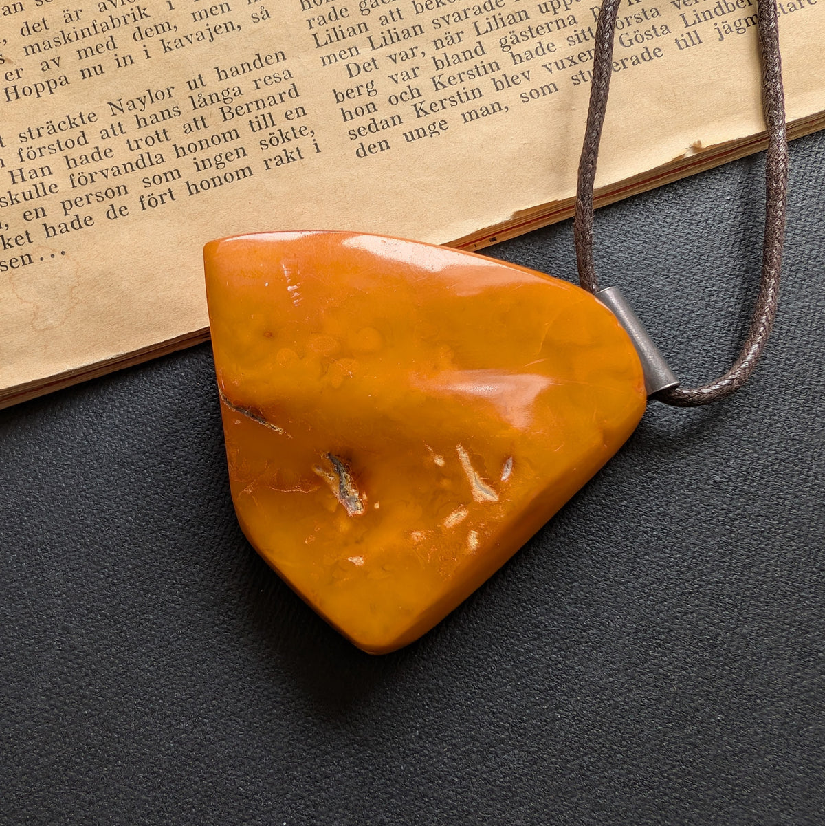 Vintage Natural Danish Amber Pendant Baltic Amber Butterscotch Egg Yolk Huge 30g #2570