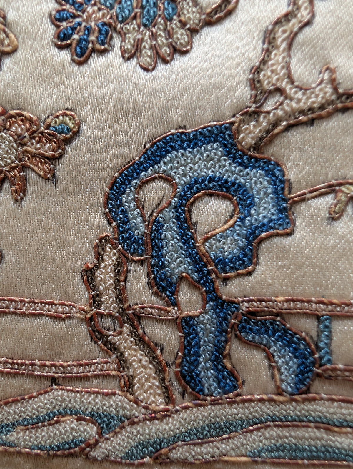 Chinese Antique silk embroidery with figures and landscape, Late Qing Dynasty #2818