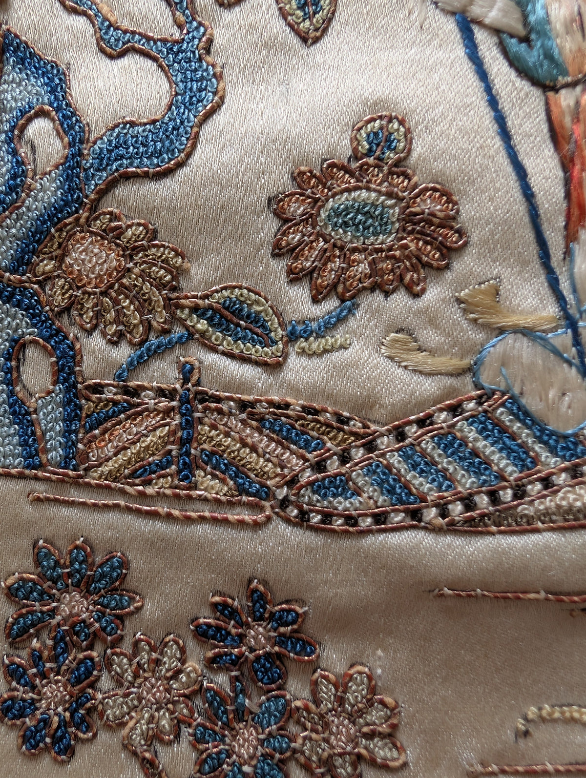 Chinese Antique silk embroidery with figures and landscape, Late Qing Dynasty #2818