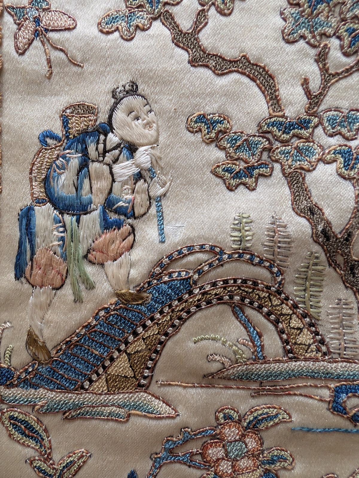 Chinese Antique silk embroidery with figures and landscape, Late Qing Dynasty #2818