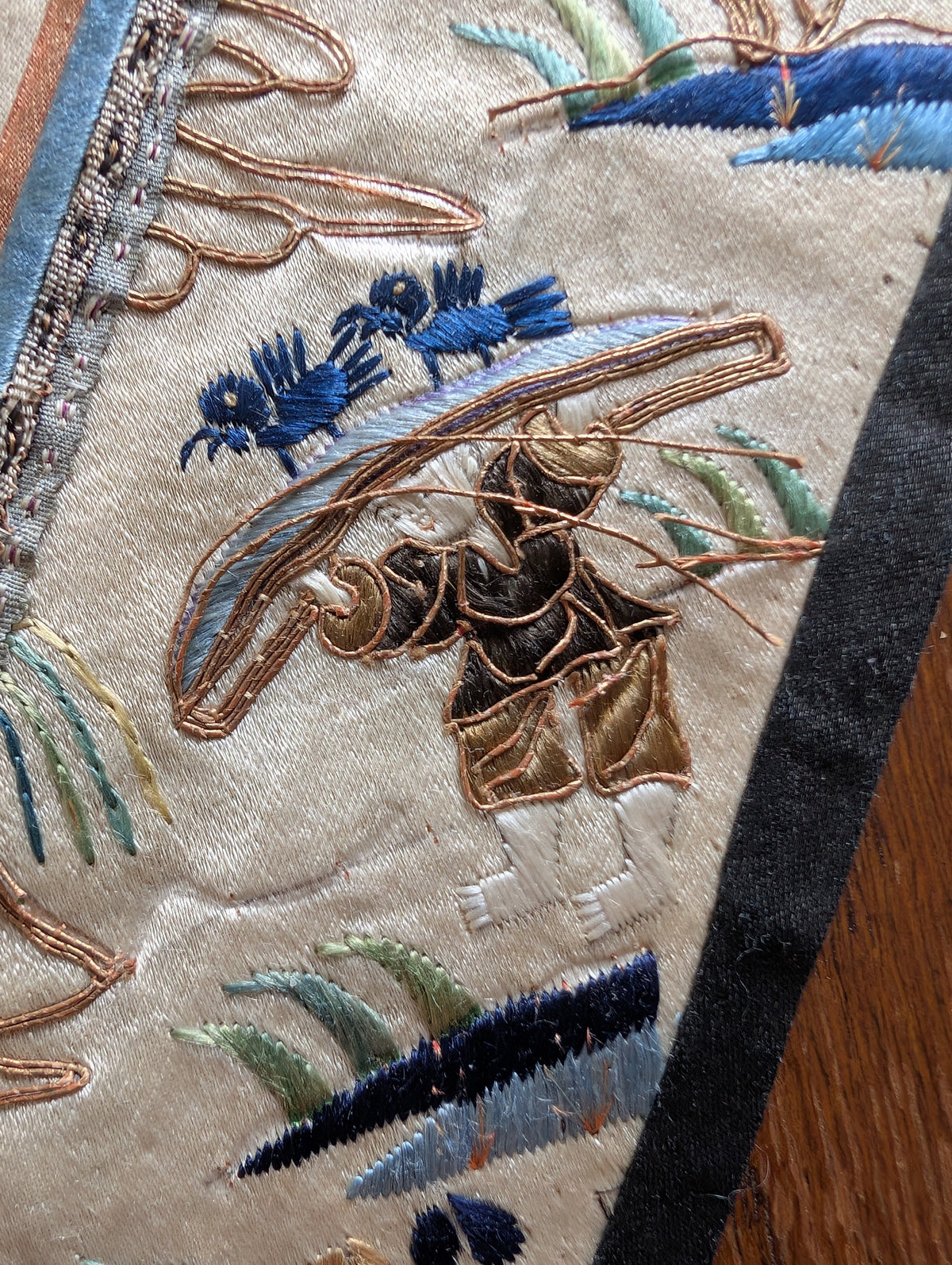 Chinese Antique silk embroidery with figures and landscape, Late Qing Dynasty #2818