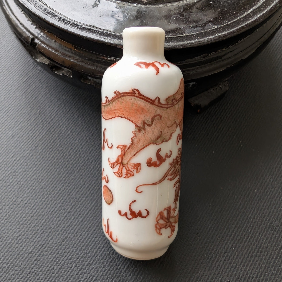 Chinese antique snuffbottle decorated with Dragon, Late Qing #2855