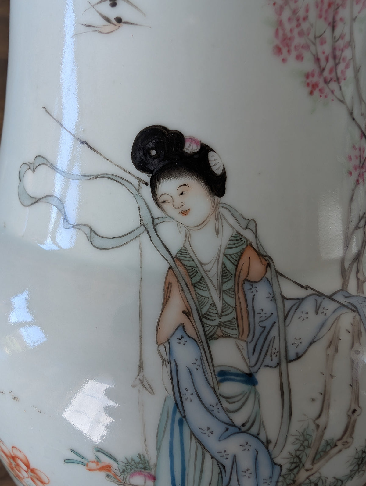 清末/民国时期 麻姑献寿纹象腿瓶 #2979
