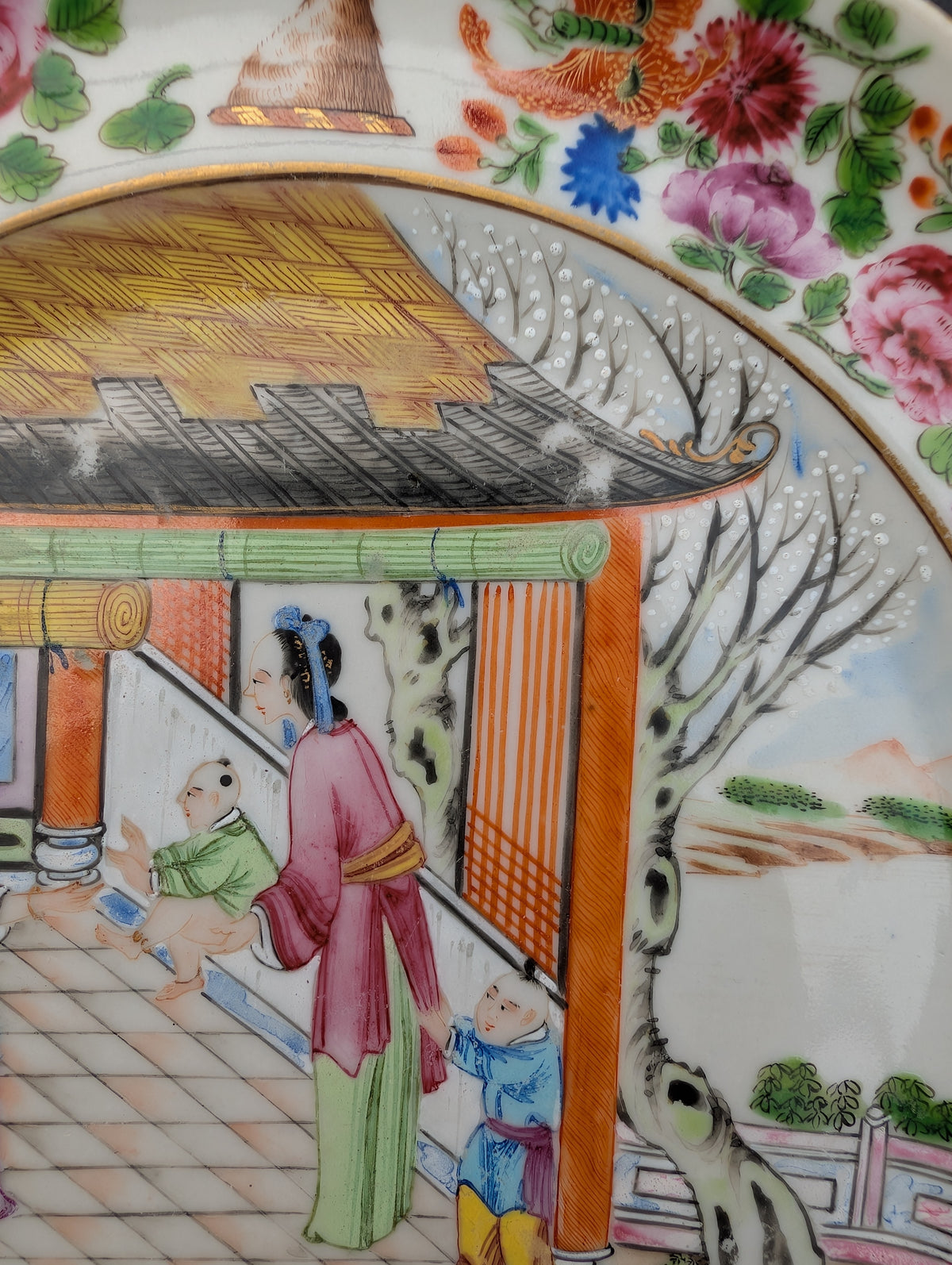 清嘉庆广彩纹章瓷盘 #3026