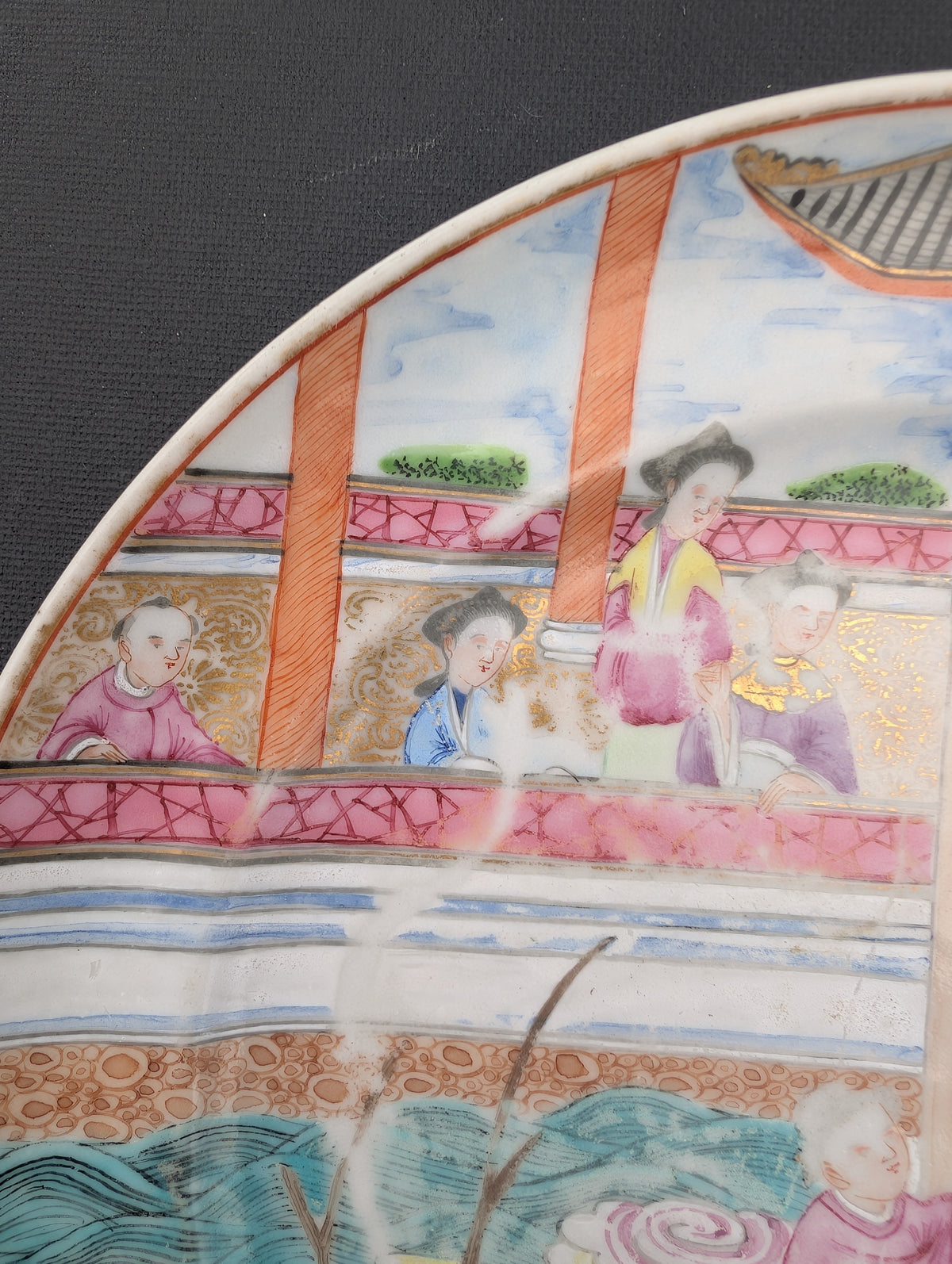 Chinese antique rose mandarin plate, 张骞乘槎赴天河, Jiaqing period #3038