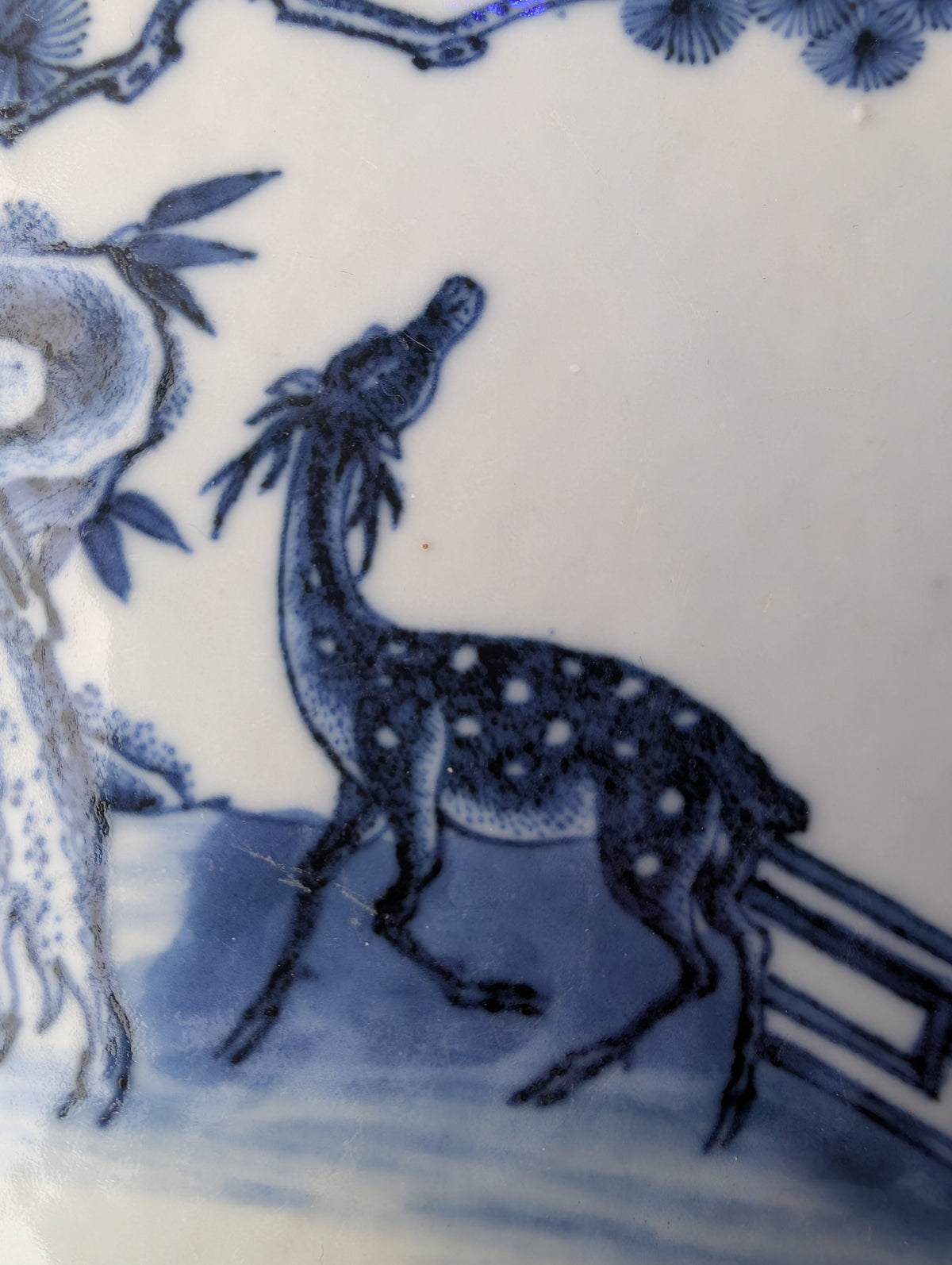 Chinese antique platter in underglazed blue and white, 18th c #2695