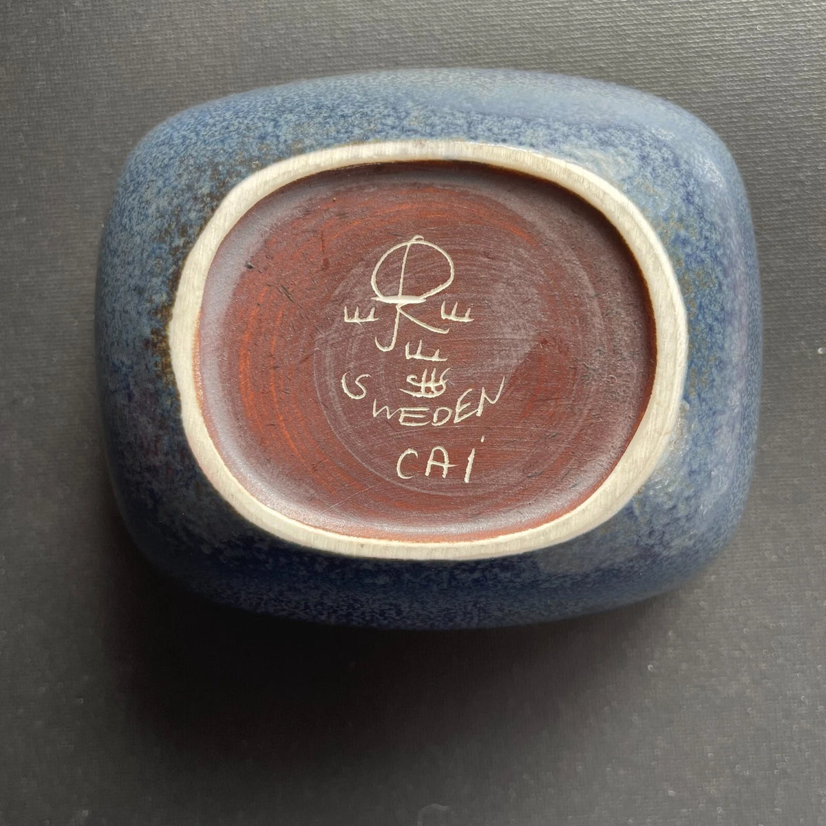 卡尔-哈里·斯塔尔汉内（Carl-Harry Stalhane）为瑞典 Rörstrand 陶瓷厂设计的碗，型号 CAI，1950-60年，编号 #1596