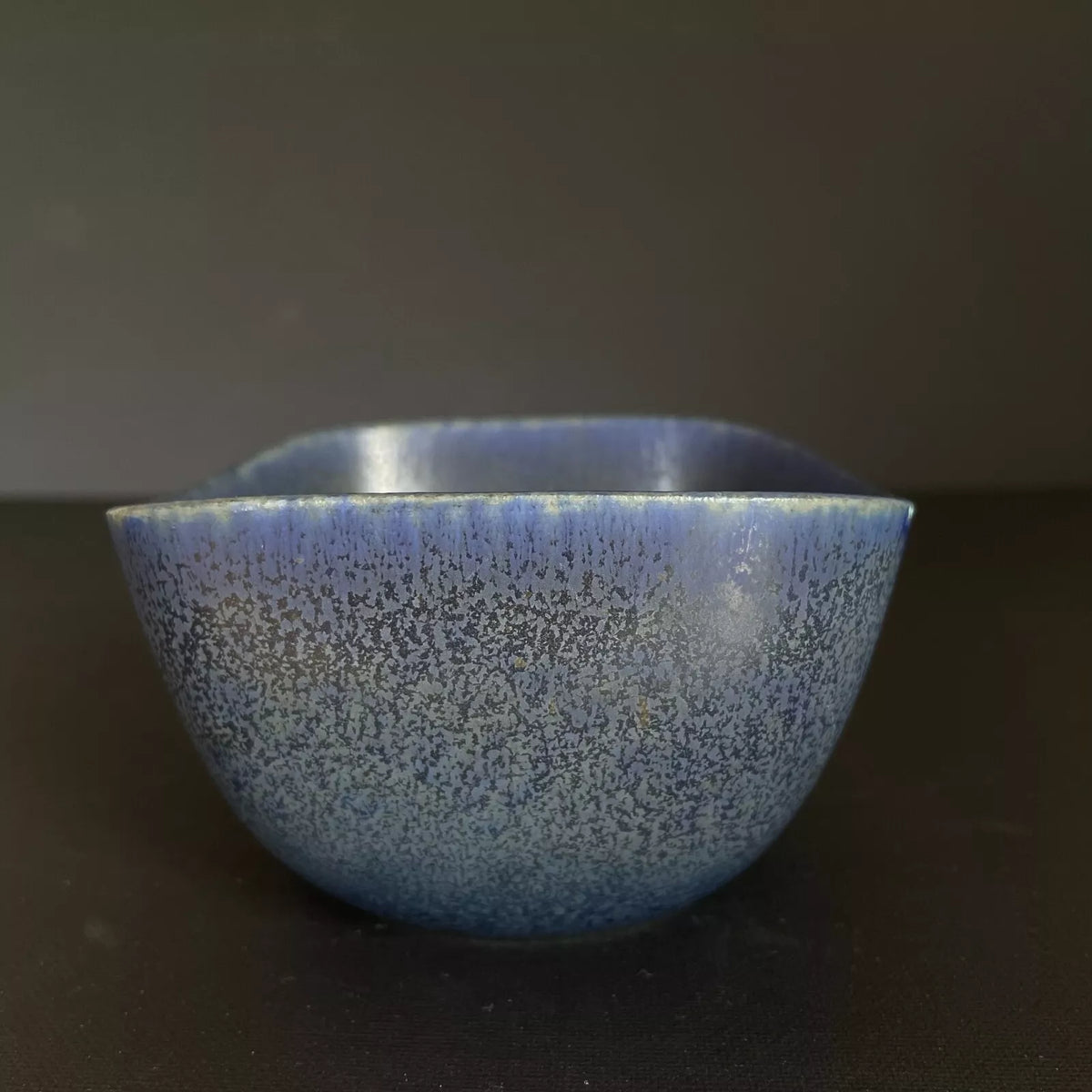 卡尔-哈里·斯塔尔汉内（Carl-Harry Stalhane）为瑞典 Rörstrand 陶瓷厂设计的碗，型号 CAI，1950-60年，编号 #1596