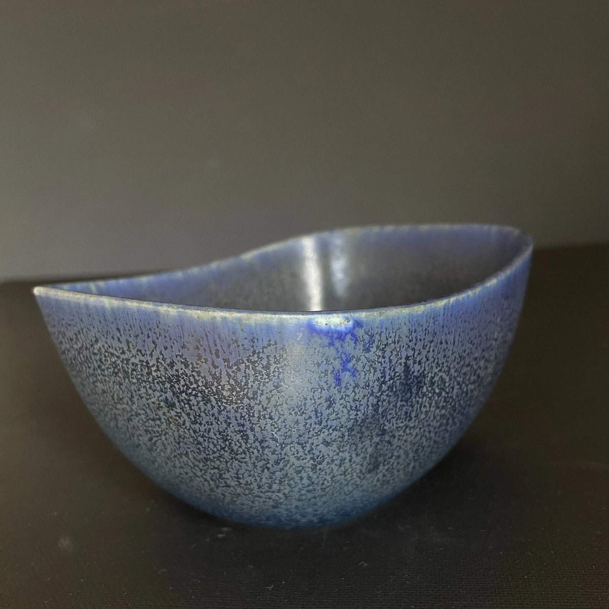 卡尔-哈里·斯塔尔汉内（Carl-Harry Stalhane）为瑞典 Rörstrand 陶瓷厂设计的碗，型号 CAI，1950-60年，编号 #1596
