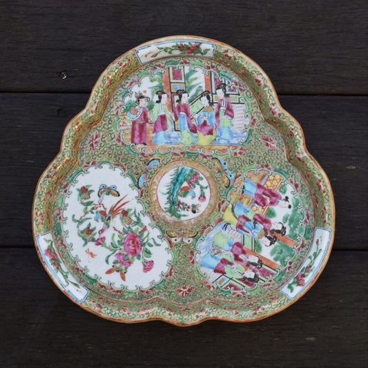 Antique flower shaped Chinese Export Famille Rose Canton Medallion dish