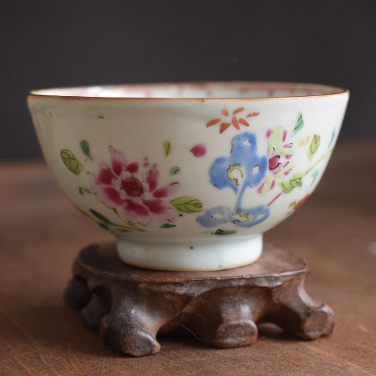 Antique Chinese porcelain bowl first half of 18th C Yongzheng / Qianlong