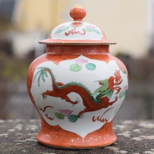 1950-1960年左右的复古红釉描金茶叶罐