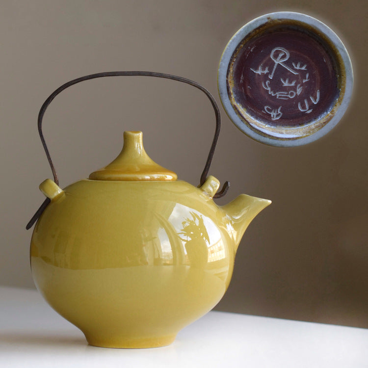 卡尔-哈里·斯塔尔汉 (Carl-Harry Stålhane) 瑞典 Rörstrand 茶壶，紫外线 (UV) 反应材质，1950-60 年代