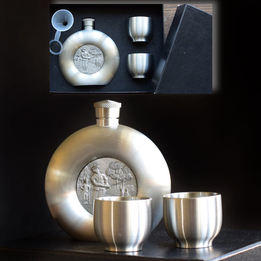 1970年代瑞典复古白镴便携酒壶（含酒杯），95%白镴材质，含Zinn标识。