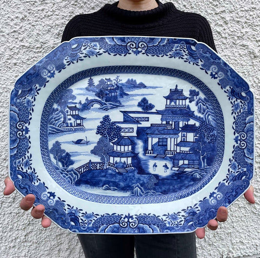 Antique Chinese Export Blue and White Porcelain platter, Qianlong period #835