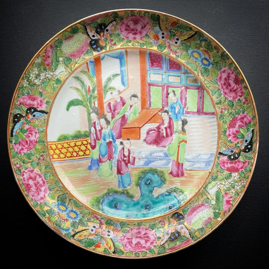 An antique Chinese Qing Dynasty Rose Mandarin plate, 19th century Daoguang #906