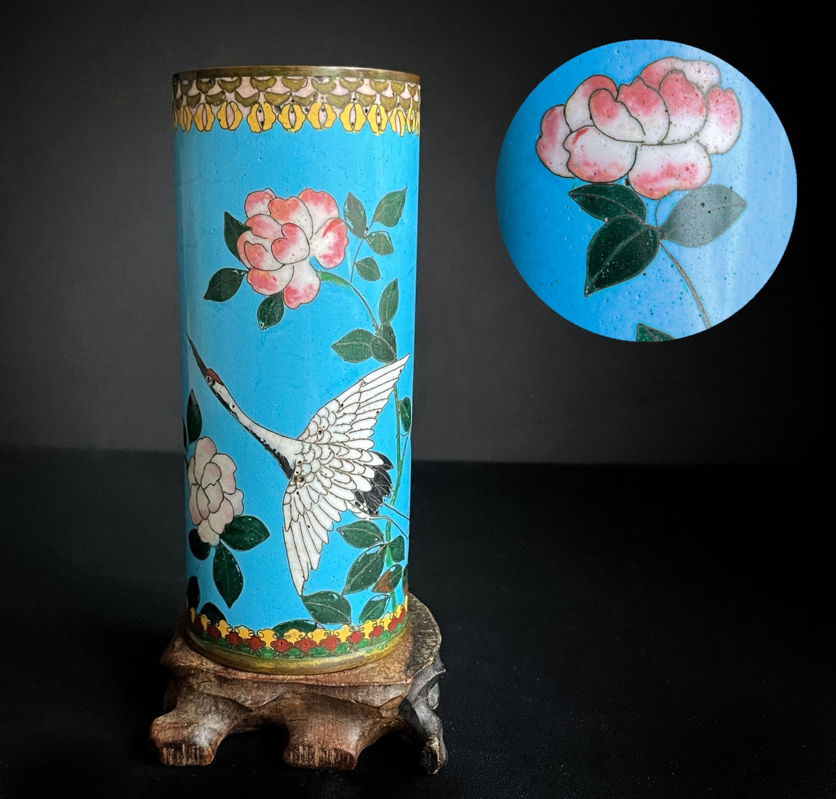 A antique Chinese brushpot in enamel, late Qing / Republic #985