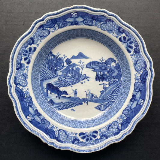 Antique Chinese Export Blue and White Rococo Porcelain plate , Qianlong #1282
