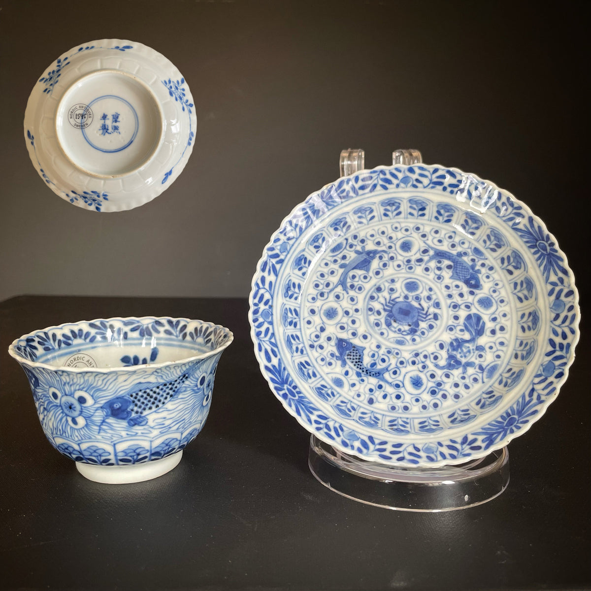 清代康熙仿古款青花鱼蟹纹茶杯及托盘 #1595