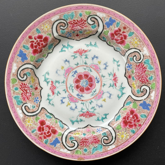 Chinese Antique Famille Rose plate, 18th C Yongzheng/Qianlong period #1832