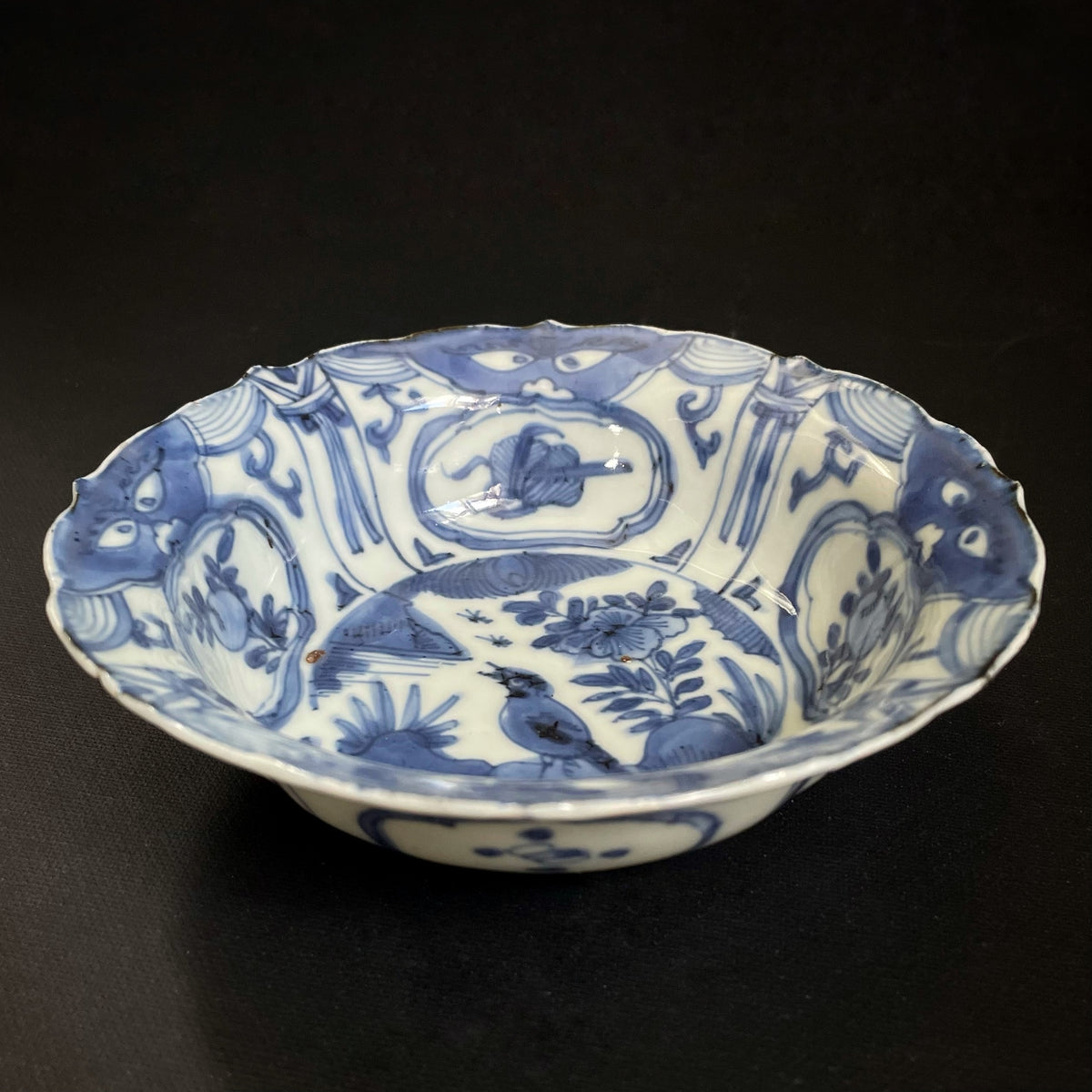 Chinese antique Klapmuts bowl in Underglazed Blue and White, Ming WanLi #1997