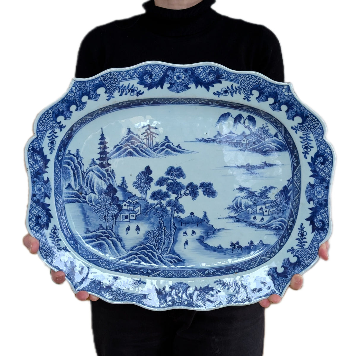 Chinese Antique porcelain platter decorated in underglazed blue and white, 18th c #2213