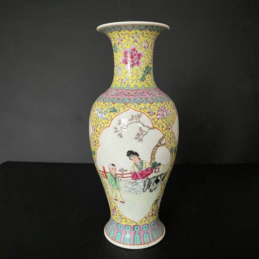 1960-1970年代黄地粉彩花瓶 #2239