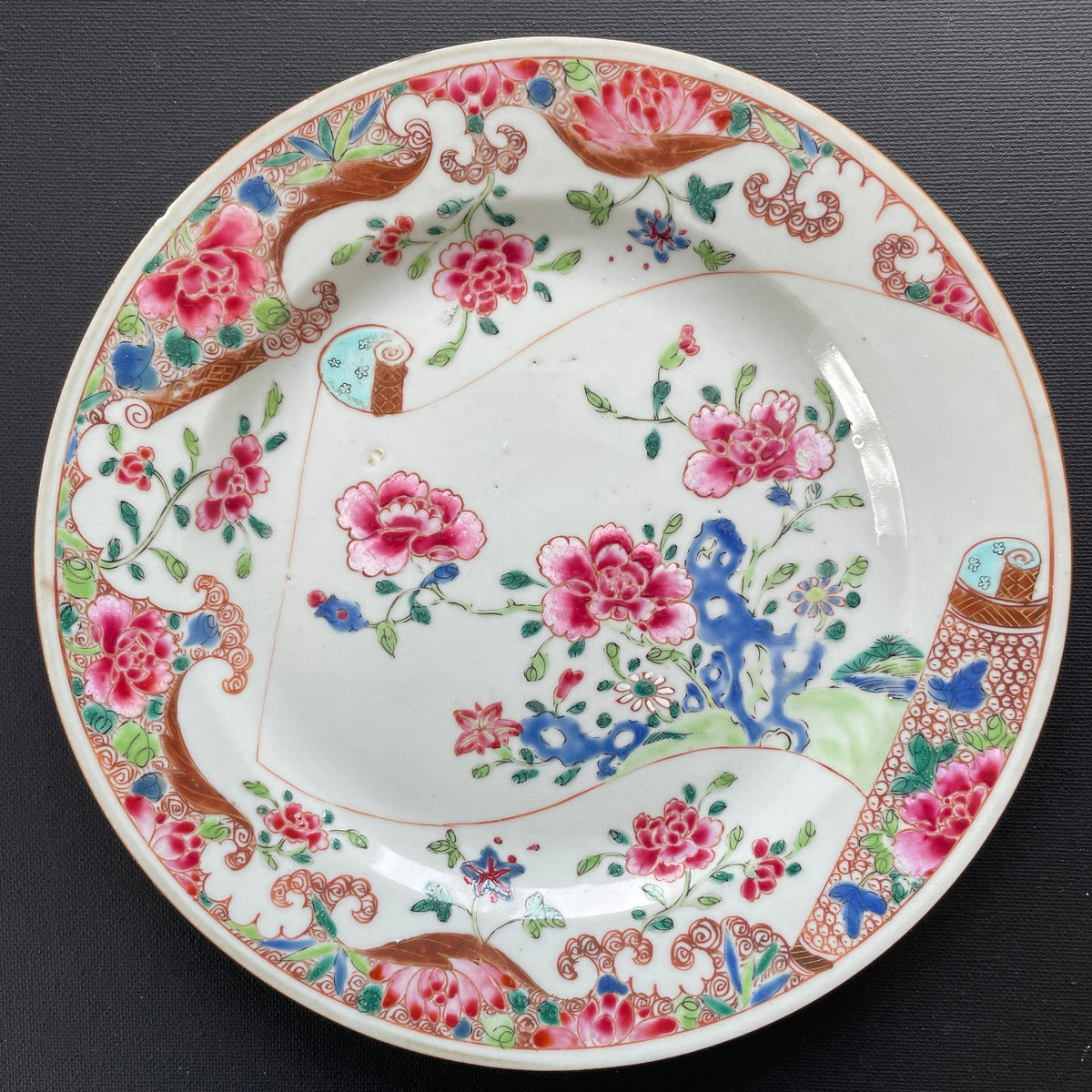 Chinese Antique Famille Rose plate, 18th C Yongzheng / Qianlong period #2293