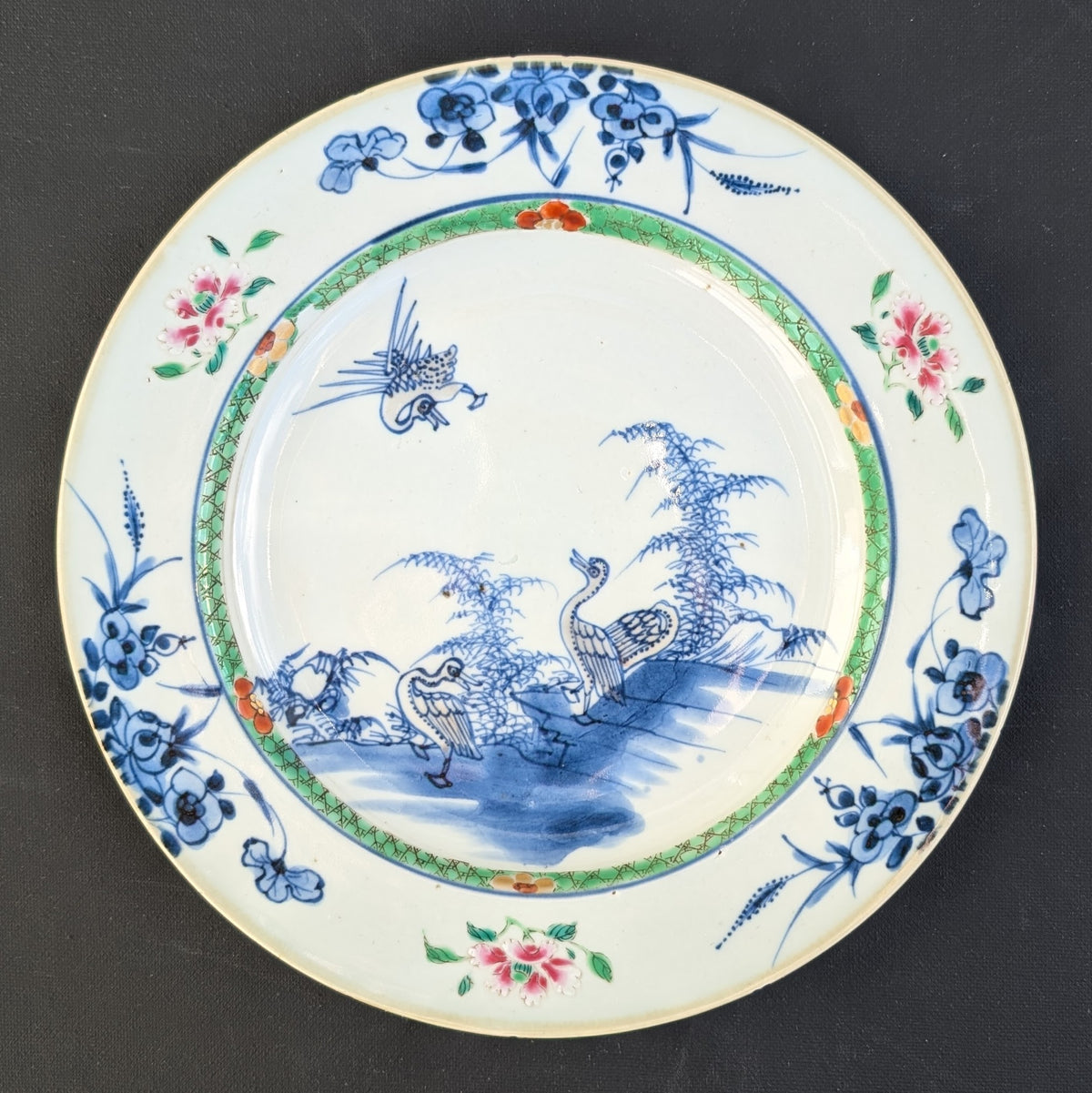 Chinese Antique porcelain plate, 18th C Yongzheng / Qianlong period #2332