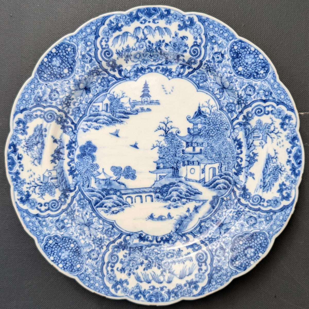 中国清代乾隆时期青花瓷盘，18世纪 #2621