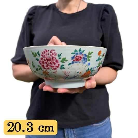 Chinese Antique famille rose bowl, 18th C Yongzheng / Qianlong period #2690