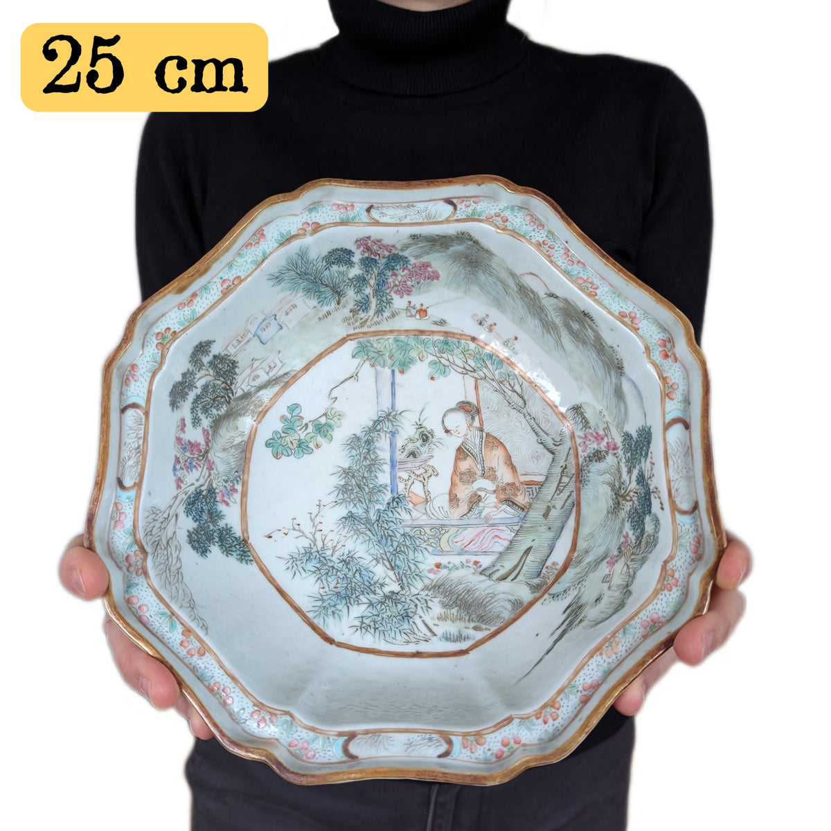 19世纪中国古董八角大碗，饰有人物山水纹样 #2781