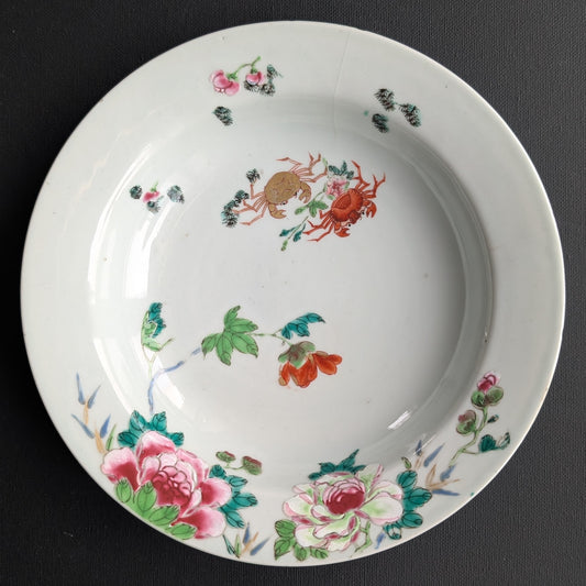 Chinese antique famille rose deep plate with crabs, Qianlong period #2792