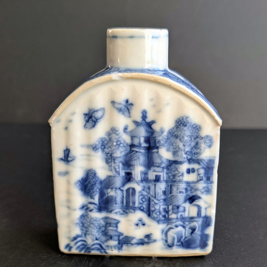 Chinese antique tea caddy decorated in underglazed blue, Qianlong period, 18th c, #2835