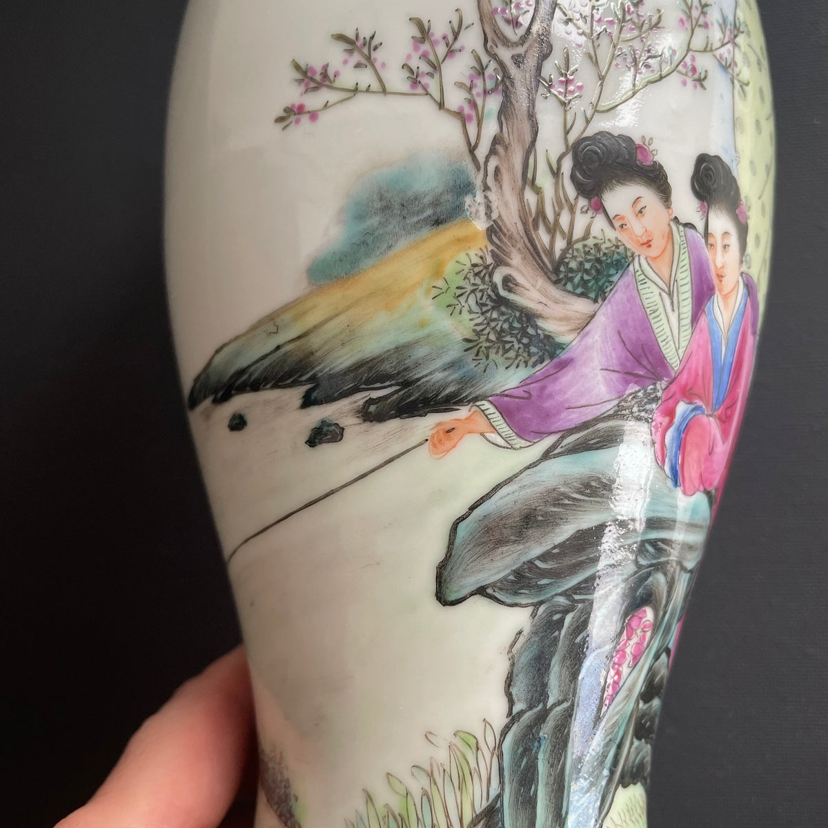 Chinese vintage famille rose vase 红楼梦，1950-1970's  #1738