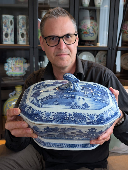 Large antique Chinese Export Blue and White Porcelain Tureen, Qianlong period #2907