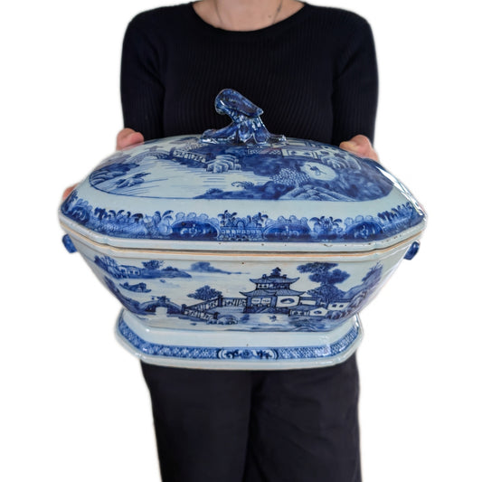Chinese antique porcelain tureen with lid, Qianlong period #2953