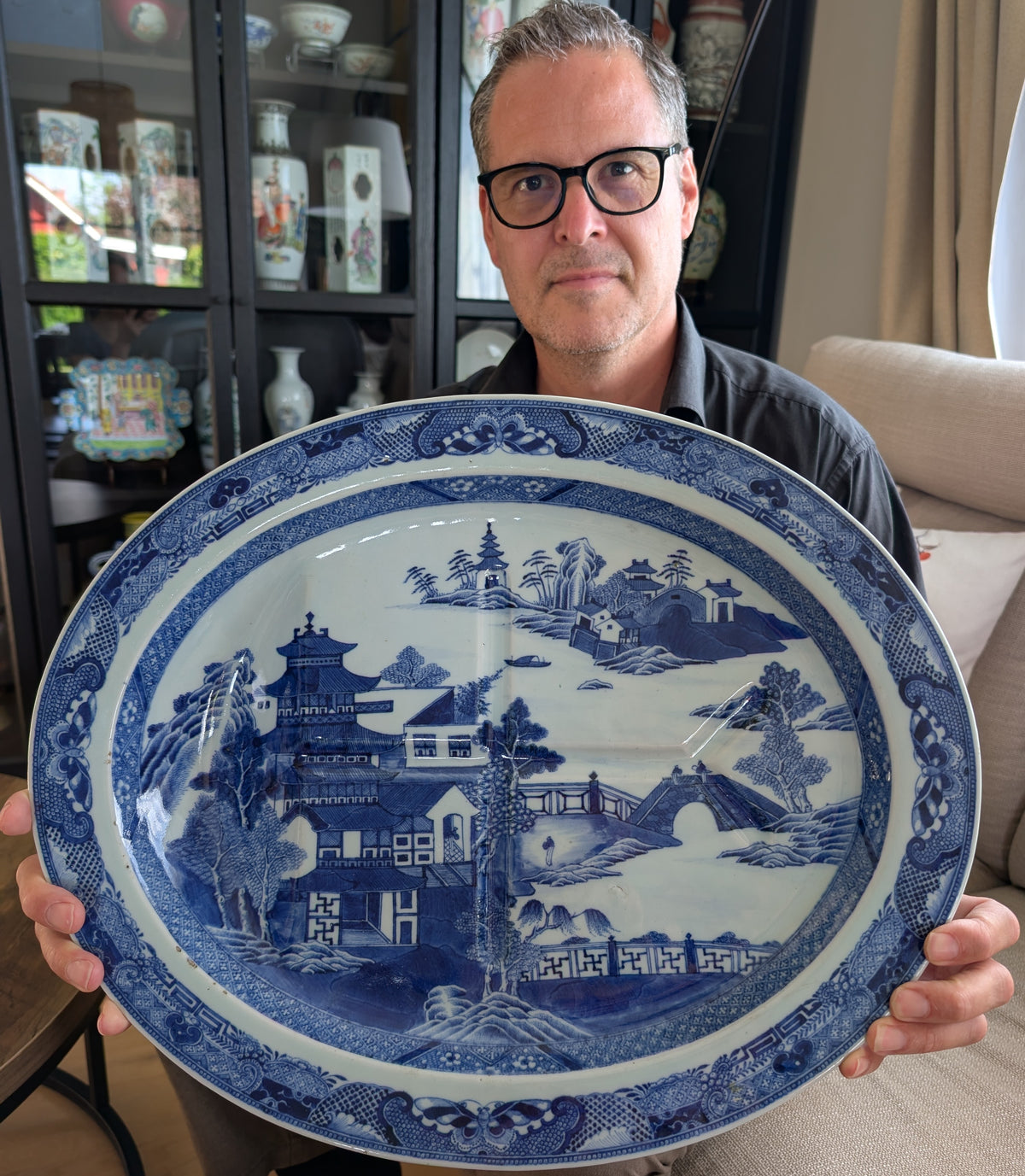 Chinese antique fish / meat platter in blue and white, Qianlong period  #2930