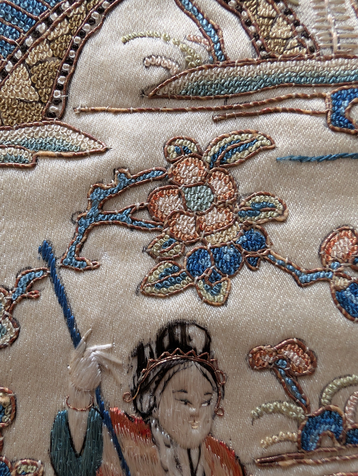 Chinese Antique silk embroidery with figures and landscape, Late Qing Dynasty #2818