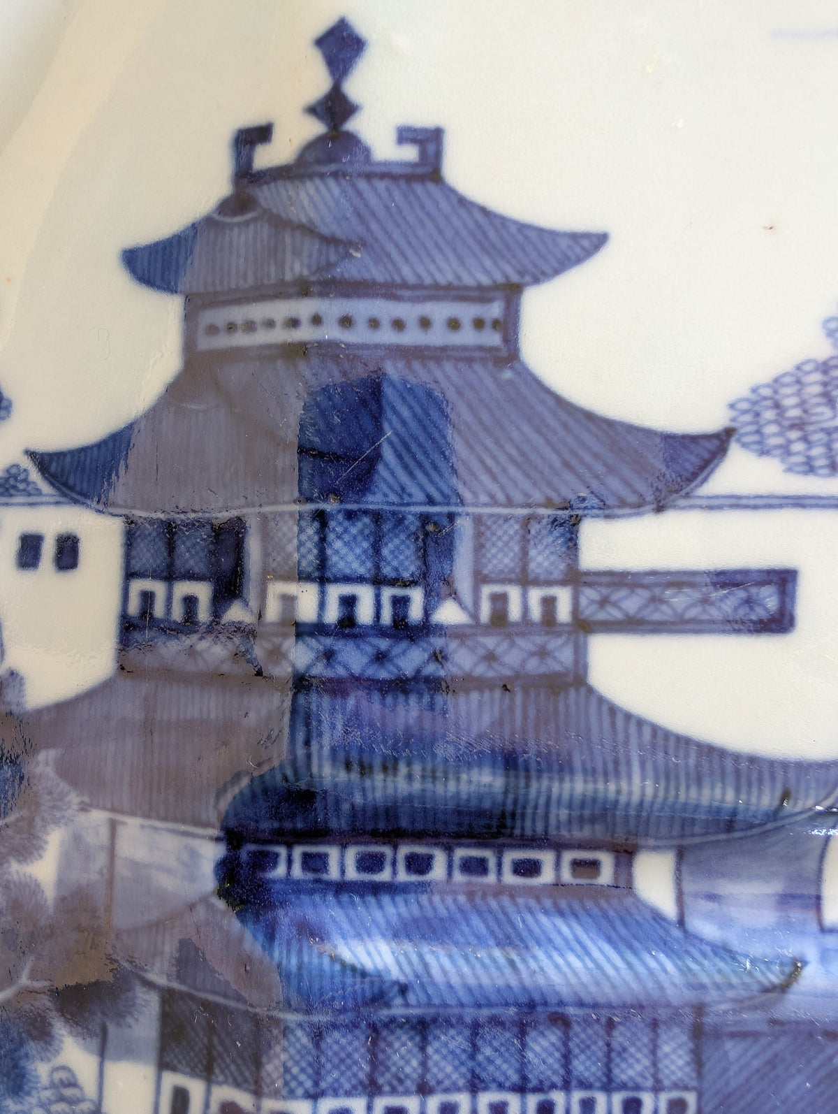 Chinese antique fish / meat platter in blue and white, Qianlong period  #2930