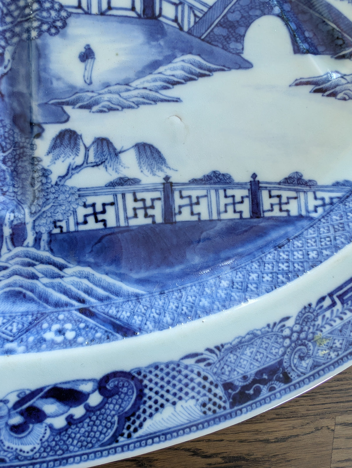Chinese antique fish / meat platter in blue and white, Qianlong period  #2930