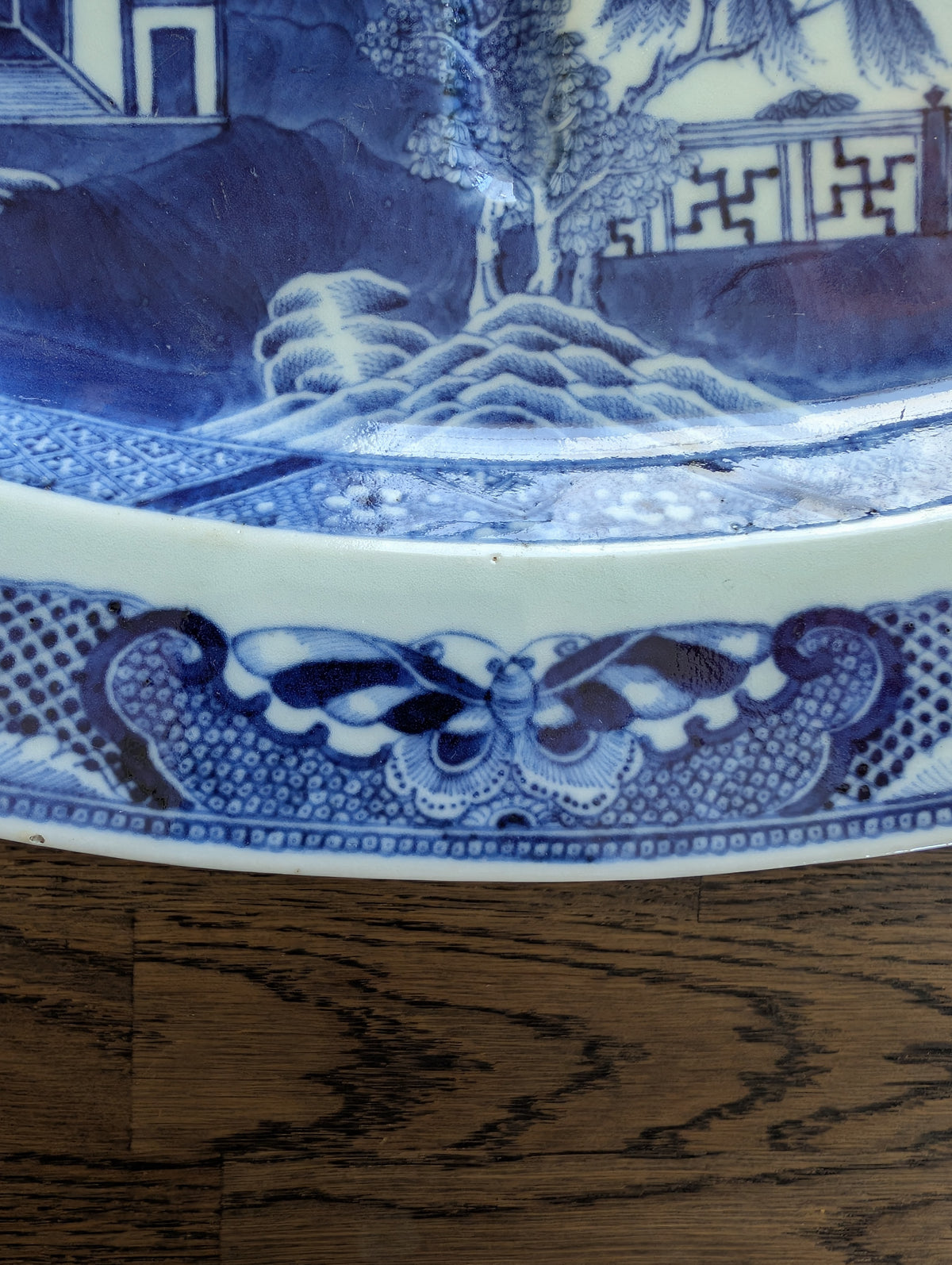 Chinese antique fish / meat platter in blue and white, Qianlong period  #2930