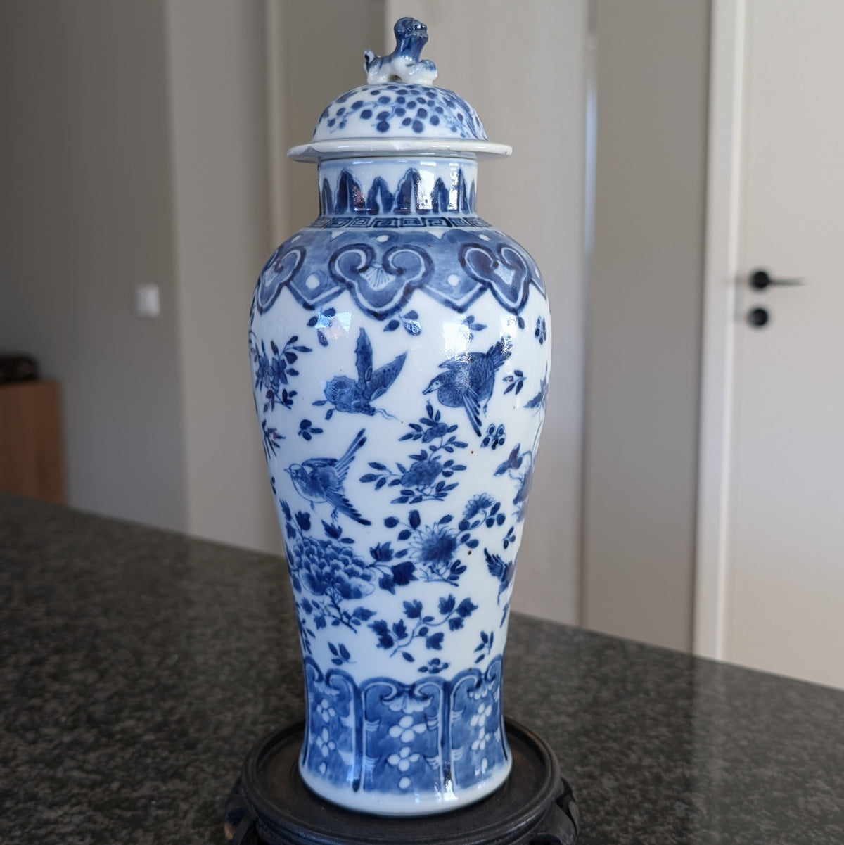 中国古董青花鸟纹瓶，晚清 #2999