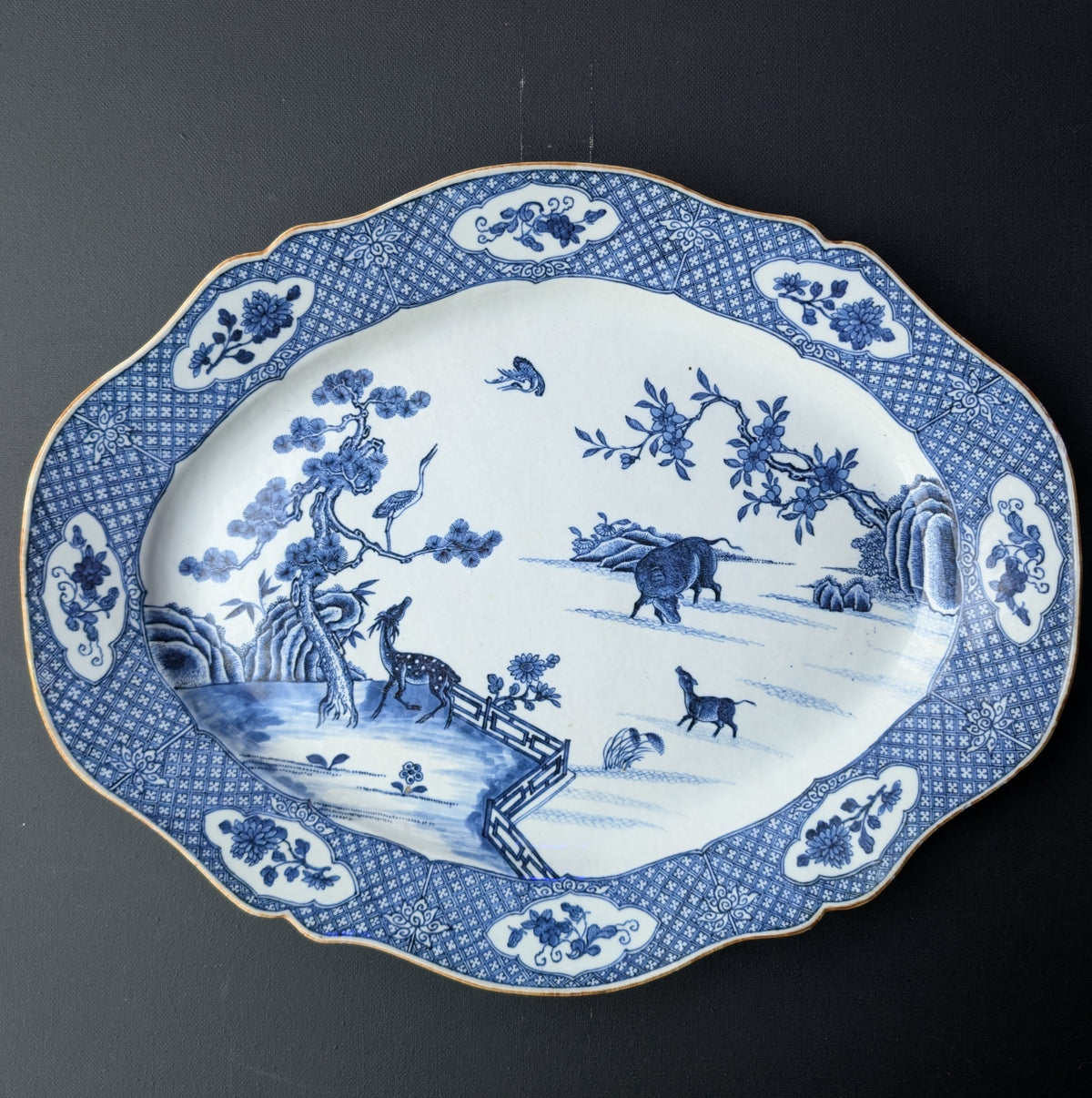 Chinese antique platter in underglazed blue and white, 18th c #2695
